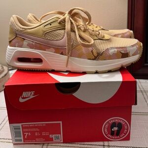 Nike Air Max SC Women's Sneakers - Sesame and Pink